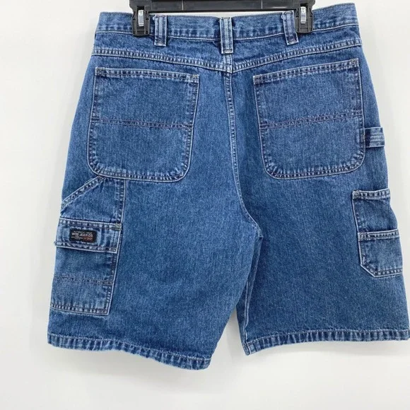 Wrangler Men's Blue Denim Cargo‎ Shorts Loose Fit Relaxed Straight Leg Size 36 - Picture 2 of 7